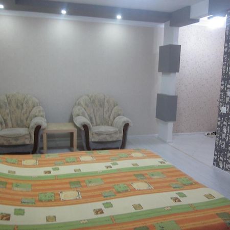 Apartamenti Posutocino Apartment Белци Екстериор снимка